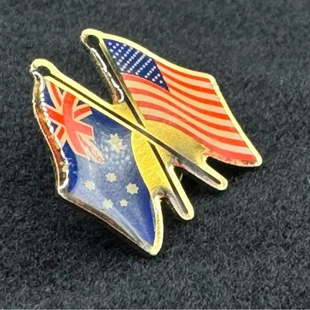 Australia Flag & United States of America USA flag Friendship Pin Badge
